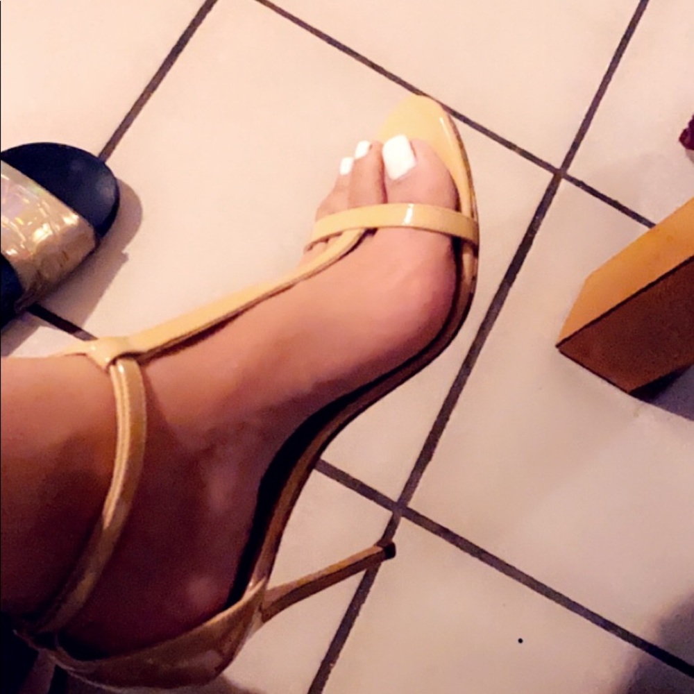 Carolina herrera heels